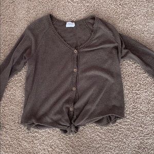 ARMY GREEN BUTTON DOWN LONG SLEEVE! SIZE MED:)